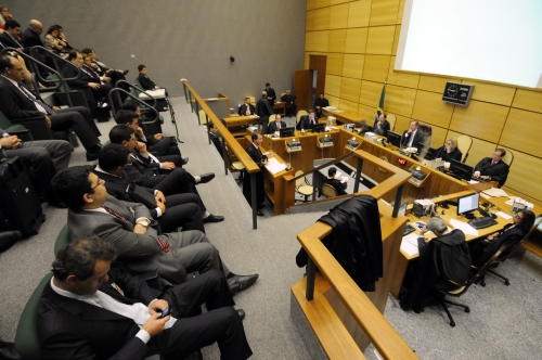 Brasil: Superior Tribunal de Justi�a admite casamento entre pessoas do mesmo sexo